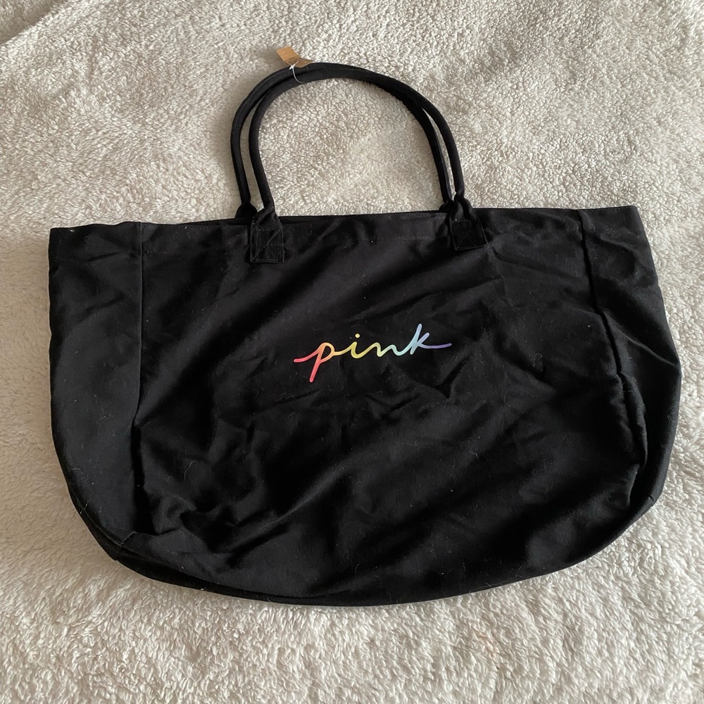 PINK - BRAND NEW Cute Zipper Duffle bag